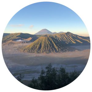 Mount Bromo bei Sonnenaufgang in Indonesien